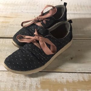 Toms shoes